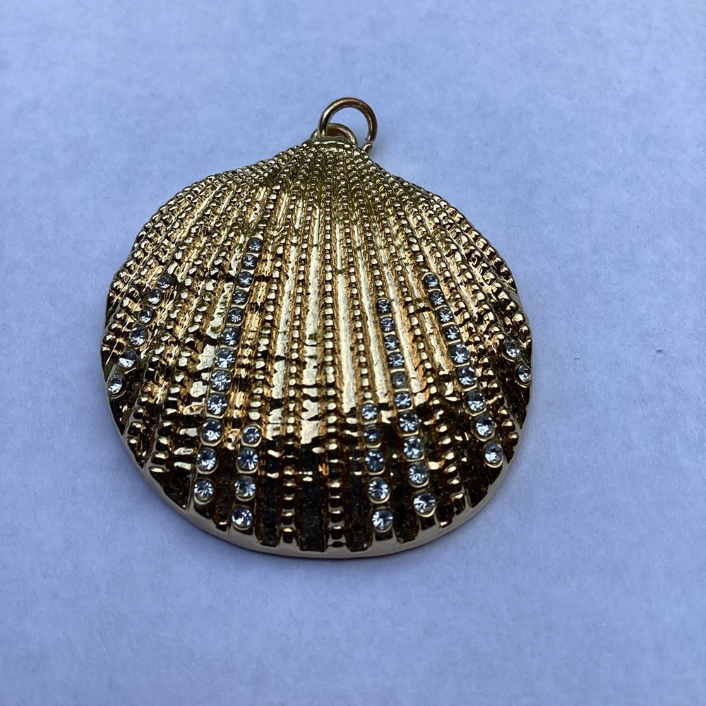 Gold Seashell Pendant with Rhinestones